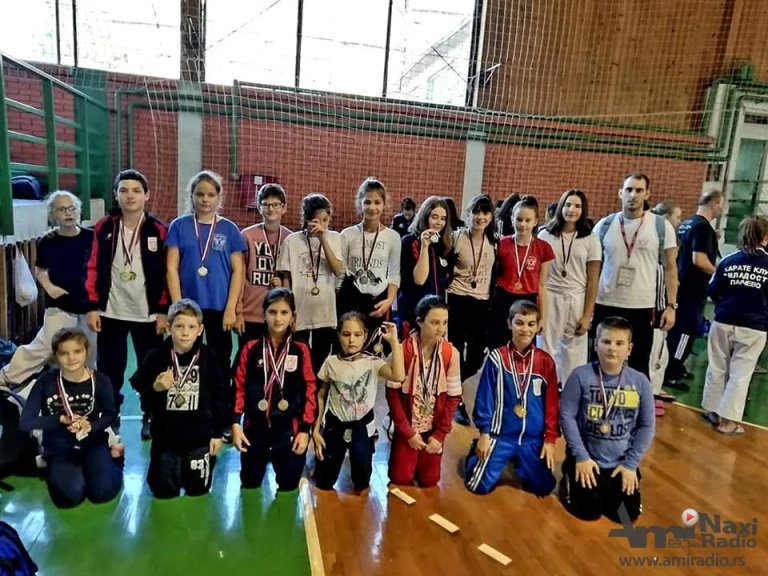 Karatisti „Feniksa“ osvojili 17 medalja na Kupu Vojvodine