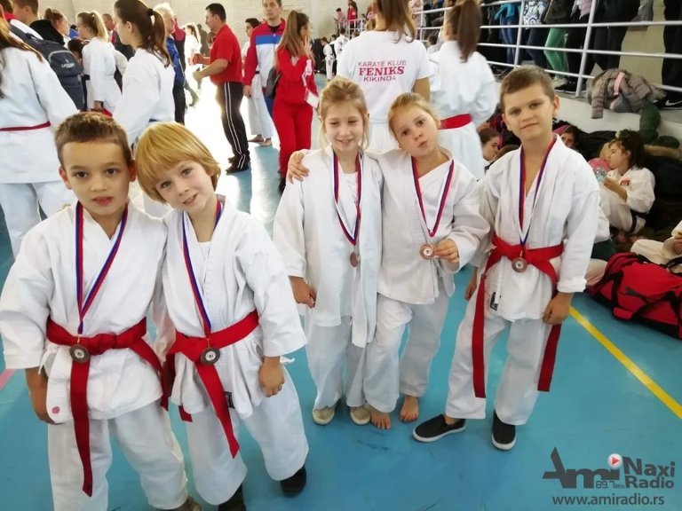 Karatisti „Feniksa“ osvojili 32 medalje u Budisavi
