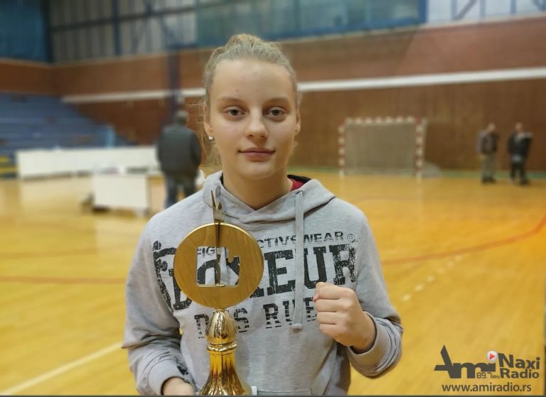 Sara Škapik osvajačica 45. „Kikindske zlatne rukavice“