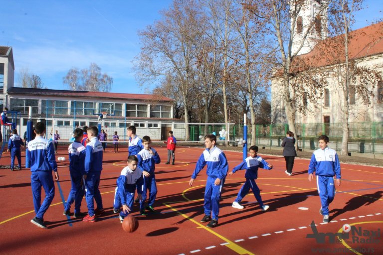 Bašaidska OŠ „Prvi oktobar“ dobila novi sportski teren