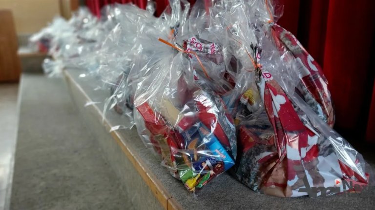 Kompanija „Le Belier“ donirala paketiće deci iz hraniteljskih porodica