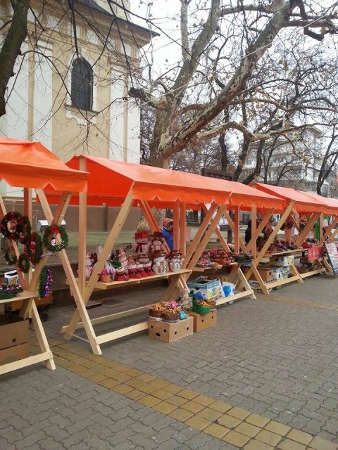 NOVOGODIŠNJI BAZAR NA TRGU U KIKINDI