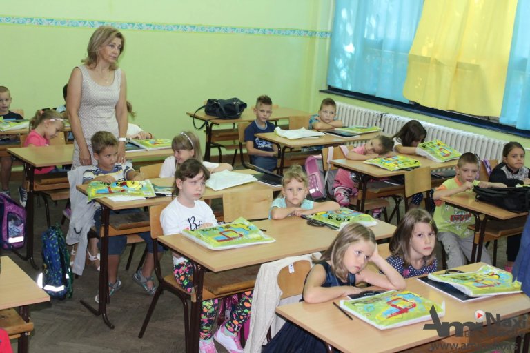 Ministar Šarčević: Đaci se neće vraćati u klupe