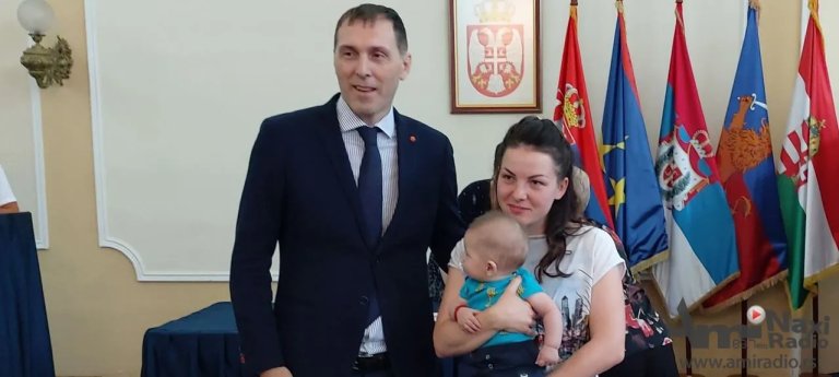 Uručeni paketi za 158 beba u Kikindi