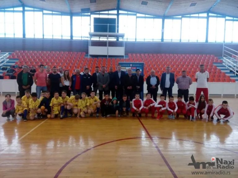 Fudbalski savez Srbije donirao 12 paketa fudbalske opreme za mlade fudbalere