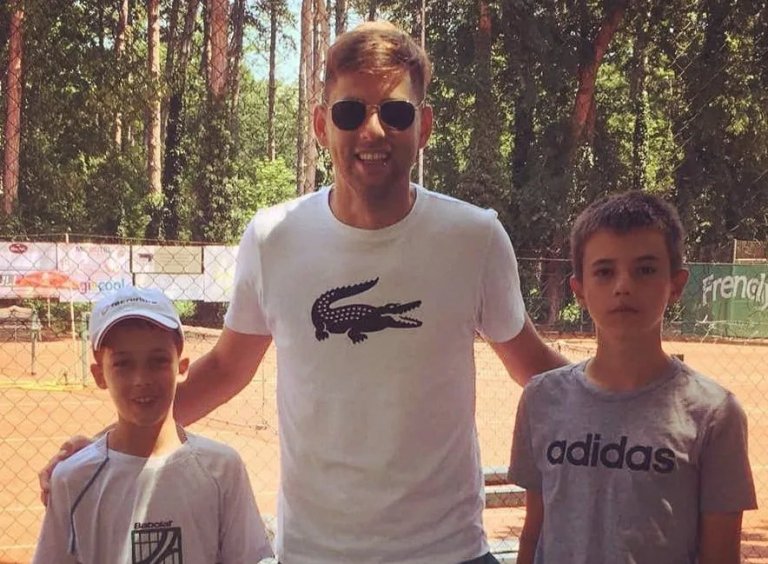 Tenis: Članovi TK „Kikinda“ uspešni na turnirima, upoznali Filipa Krajinovića