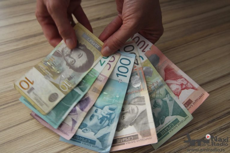 Prosečna neto majska plata u Srbiji 58 892, u Kikindi 53 319 dinara