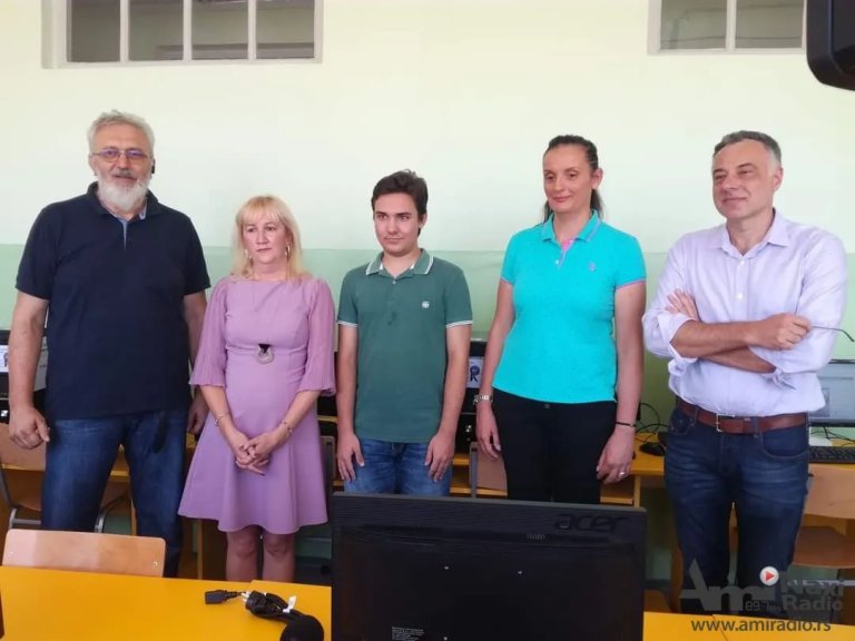 OŠ „Đura Jakšić“ dobila 5 novih računara