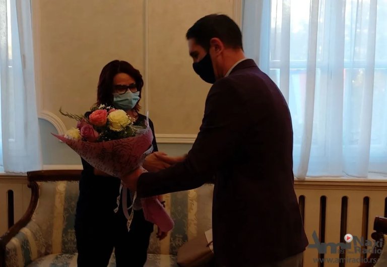 Prof. dr Biljana Jeremić na prijemu kod gradonačelnika povodom uspeha hora „Attendite“