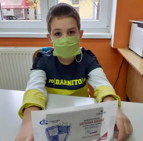 OŠ „6. oktobar“: Fondacije Novaka Đokovića i Princeze Katarine donirale maske i gelove
