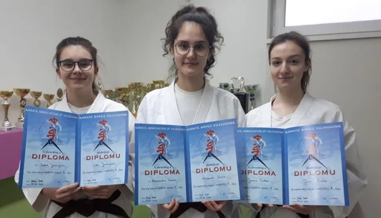 Karate: Članovi KK „Feniks“ uspešno položili za viša zvanja