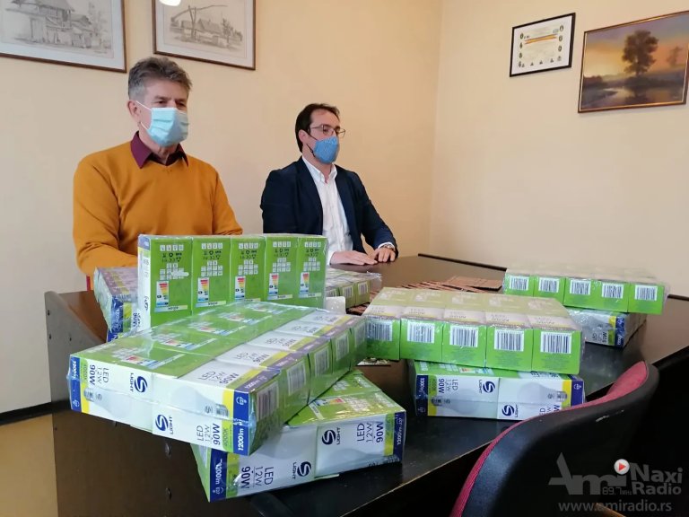Obeležen Svetski dan energetske efikasnosti: Kikindskim penzionerima na poklon LED sijalice