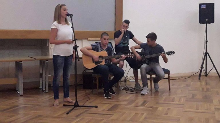 Gimnazijski bend nastupa danas u 17 časova