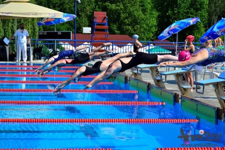 Kikindski plivači osvojili 21 medalju na „Petnica kupu“