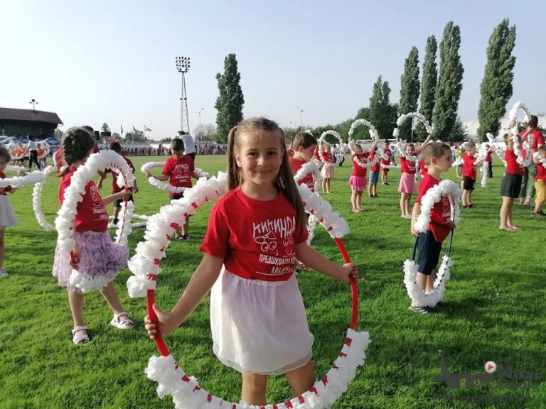 Završna priredba predškolaca „Kad si srećan, pleši“ na Gradskom stadionu