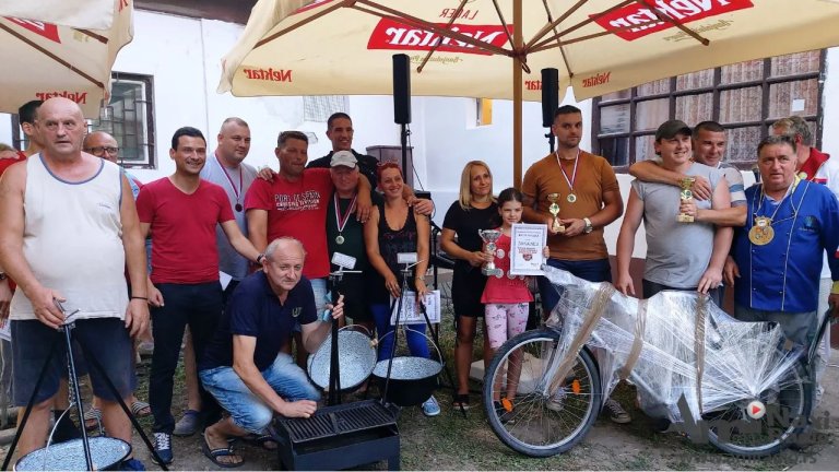 Održan „Topolski kotlić“: Bata Royal skuvao najbolju čorbu, najbolje pečenje imalo „Topola - Bašaid“