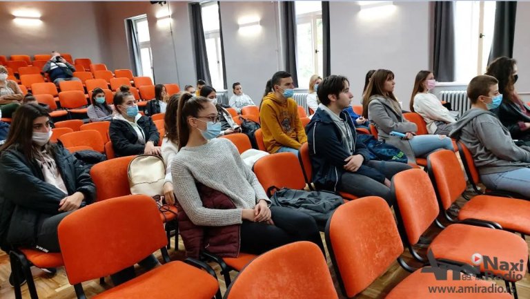 Tema okruglog stola kikindske Gimnazije: Kovid infekcija, vakcinacija i uticaj infekcije na mentalno zdravlje