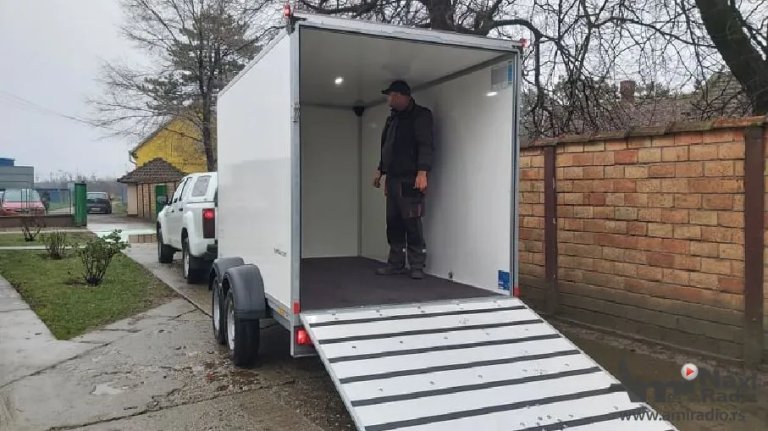 Kikindskoj „Zoohigijeni“ kupljena specijalizovana auto-prikolica