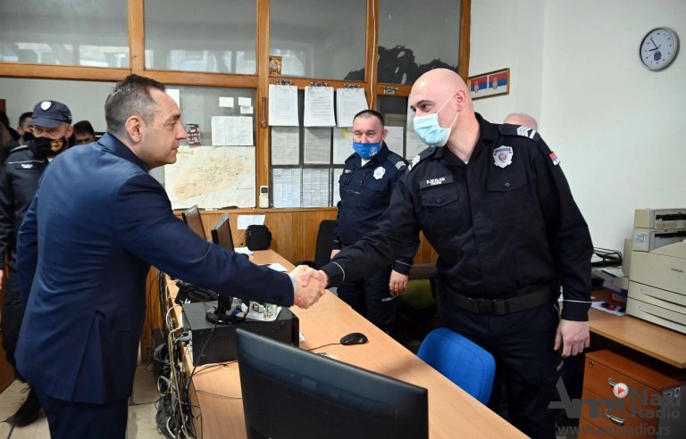 Ministar Vulin obišao PU Кikinda: Za srpsku policiju ne postoji krupan i sitan kriminal, hoću da se građani osećaju sigurno