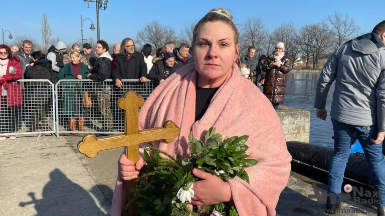 Snežana Milovanov iznela časni krst iz Starog jezera