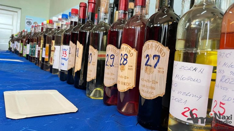 U Iđošu održani 22. „Dani vina“: Apsolutni pobednik Udruženje „Taraški vinogradi“