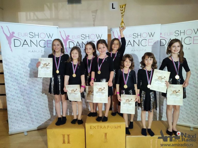 Kikinđani osvojili dve zlatne i srebrnu medalju na međunarodnom plesnom takmičenju u Senti
