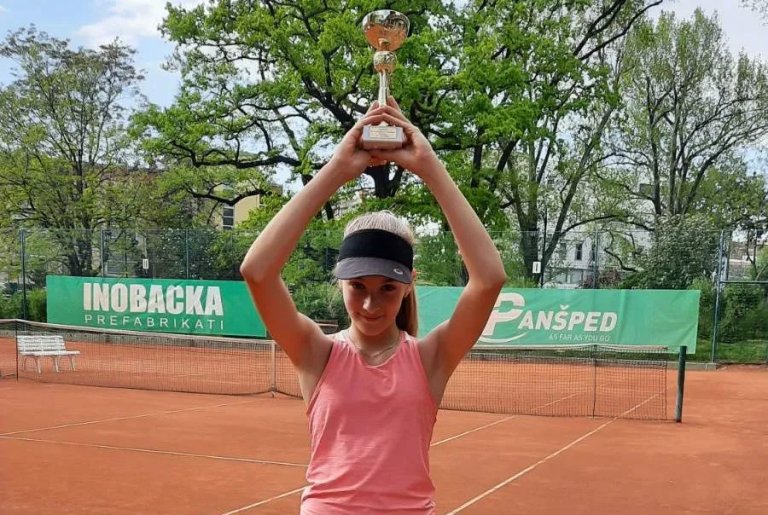 Tenis: Staša Terzić bez izgubljenog seta osvojila Otvoreno prvenstvo Novog Sada