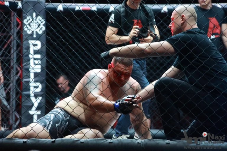 Kikinđani uživali u MMA spektaklu, Vasa Bakočević ostvario 41. pobedu u karijeri