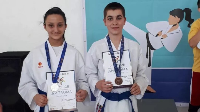 Karate: Nina Stojnić i Petar Stupar osvojili medalje na Školskoj olimpijadi Vojvodine u Zrenjaninu