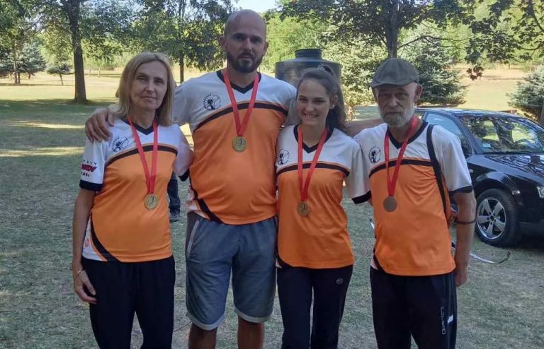 Streličarstvo: Zamurovići se ponovo okitili medaljama, sjajan i Goran Nedomački