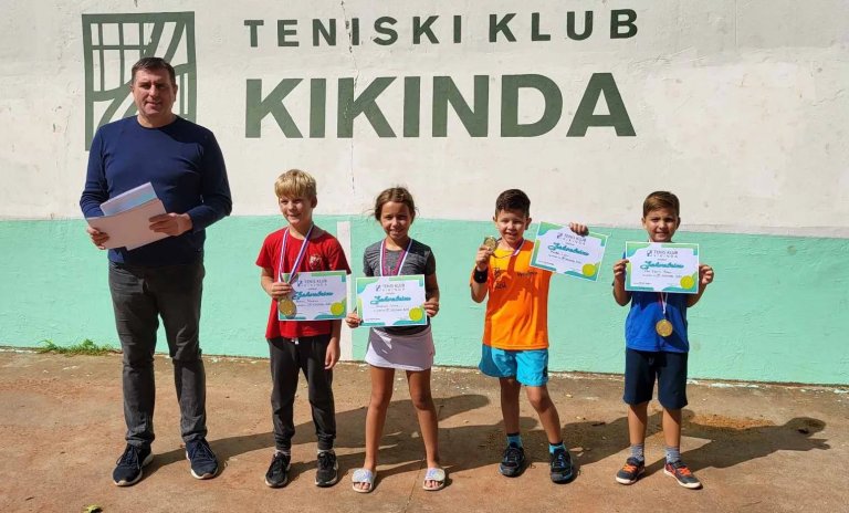 Tenis: Kikinđani uspešni i kao domaćini turnira i na takmičenju u Bečeju