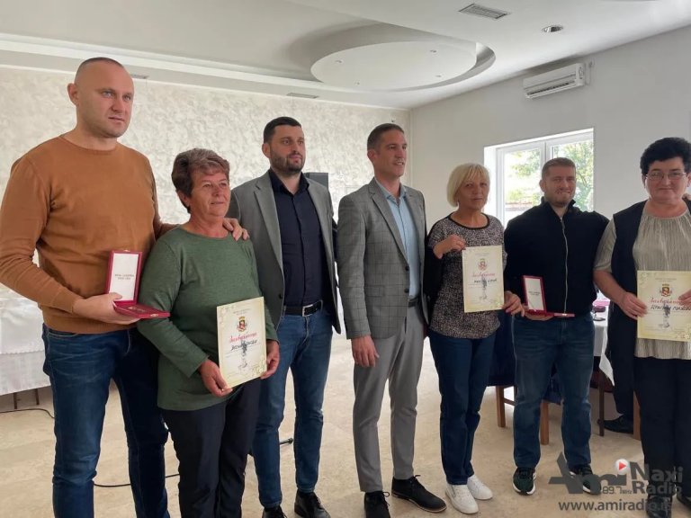 Dan Ruskog Sela: Položeni venci i dodeljene godišnje nagrade