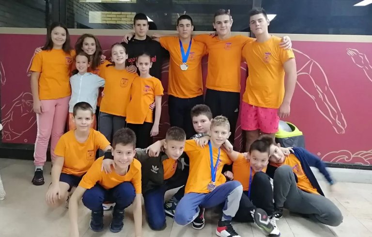 Plivači „Velike Kikinde“ osvojili 11 medalja u Novom Sadu