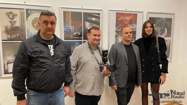 „Mali svet u velikoj Kikindi“: Otvorena izložba fotografija kuće „Sova“