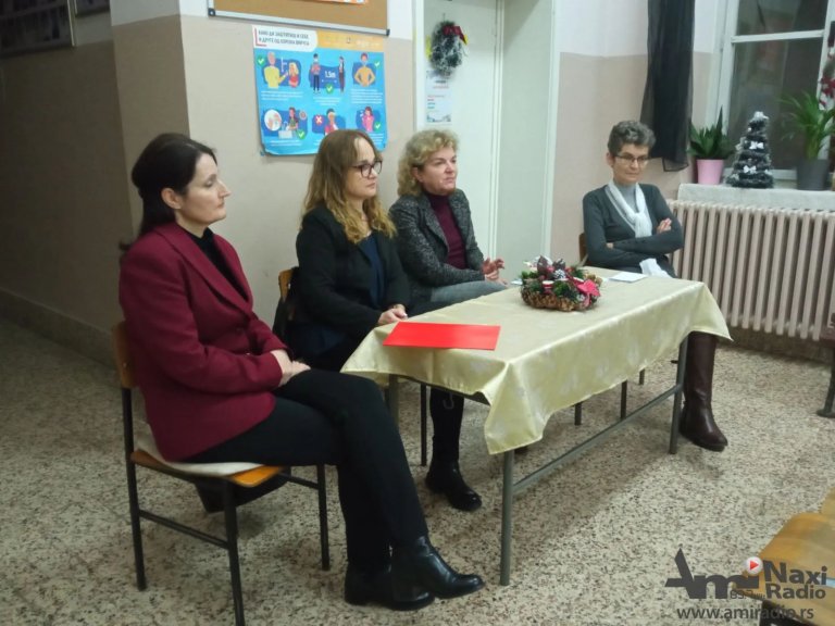OŠ „Feješ Klara“ organizovala predavanje za roditelje budućih prvaka
