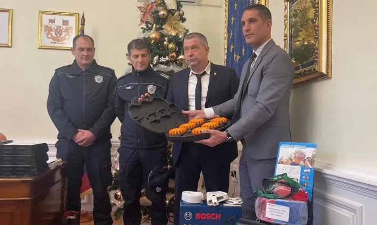 Grad donirao Saobraćajnoj policiji opremu