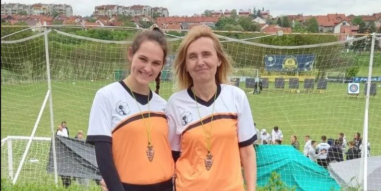 Streličarstvo: Sara i Snežana Zamurović osvojile medalje u Kragujevcu