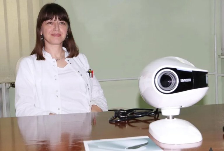 Društvena odgovornost: „Tisa Automotiv“ donirala optotip projektor oftalmološkoj ambulanti Bolnice