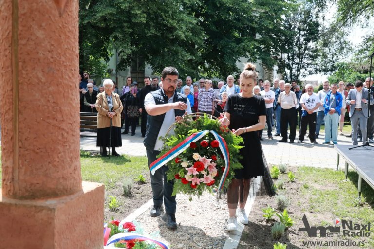 Otkriven i osveštan spomenik poginulim borcima Mokrina u ratovima devedesetih
