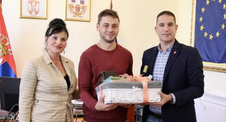 Glumac kikindskog Pozorišta Vladimir Maksimović nagrađen za sporednu ulogu na Filmskim susretima u Nišu