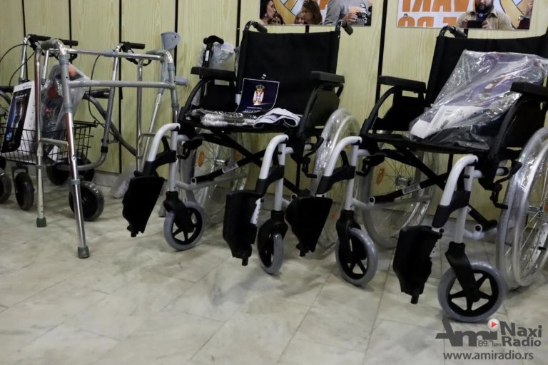 „Vaše malo nama je sve“: Nova medicinska pomagala za Udruženje multiple skleroze