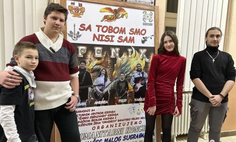 Humani članovi benda „Feniks“ svirali i pevali za mladog sugrađanina