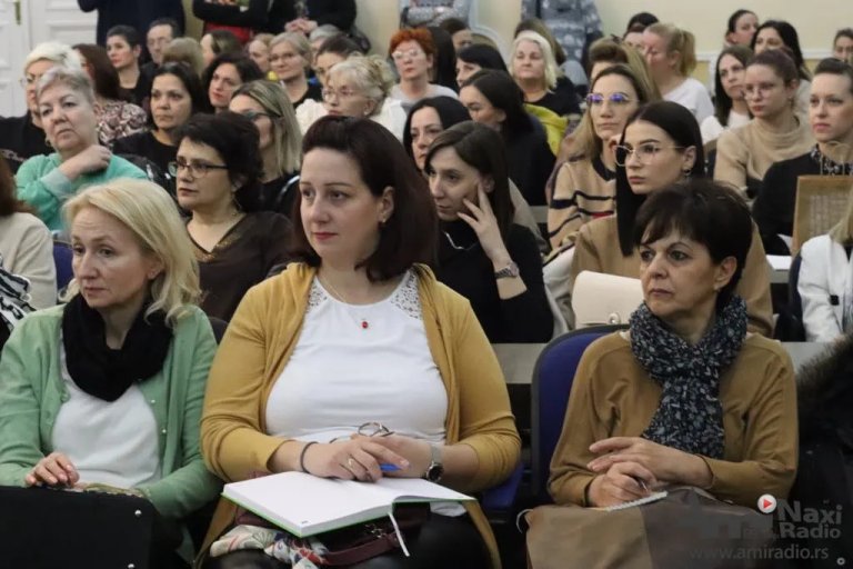 U Gradskoj kući održana tribina „Konflikti u porodici i poremećaji ponašanja učenika u školskom okruženju“