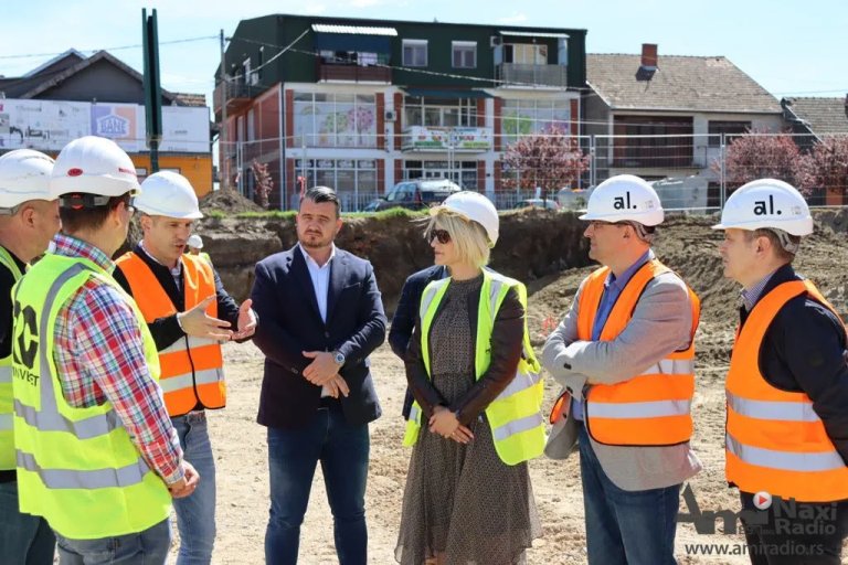 Predstavnici Grada i investitora obišli radove na izgradnji tržnog centra