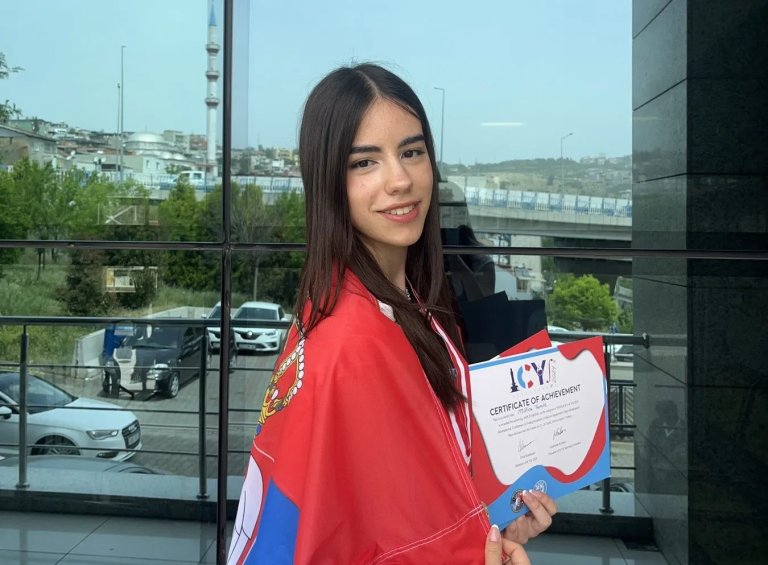 Milica Tomić najbolja na svetu: Osvojila dve zlatne medalje na takmičenju u istraživačkim radovima iz prirodnih nauka