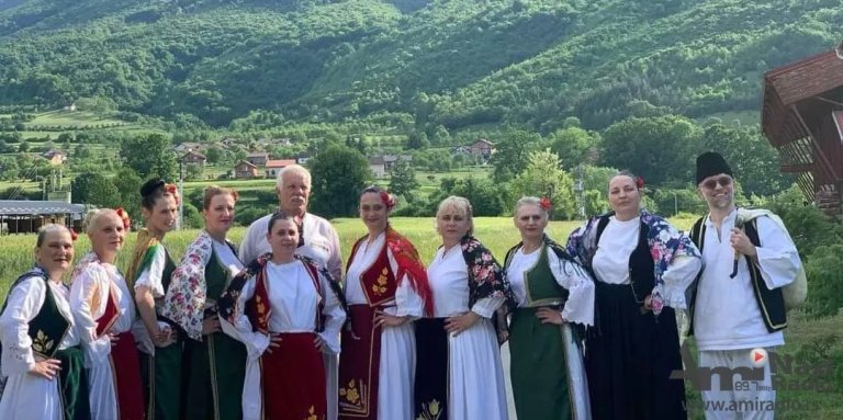 Kozaračko KUD „Petar Kočić“ pobralo sve simpatije publike nakon nastupa u Ribniku