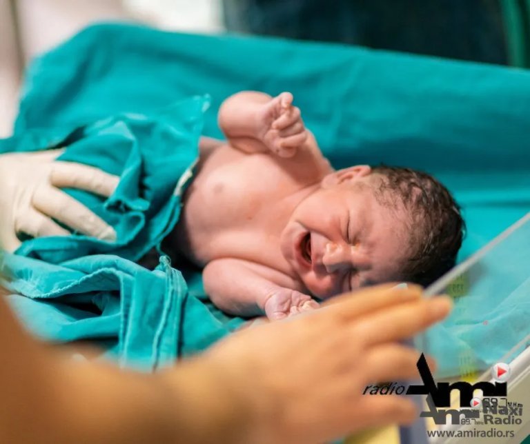 Radosne vesti: U prvim danima jula na svet došle dve bebe