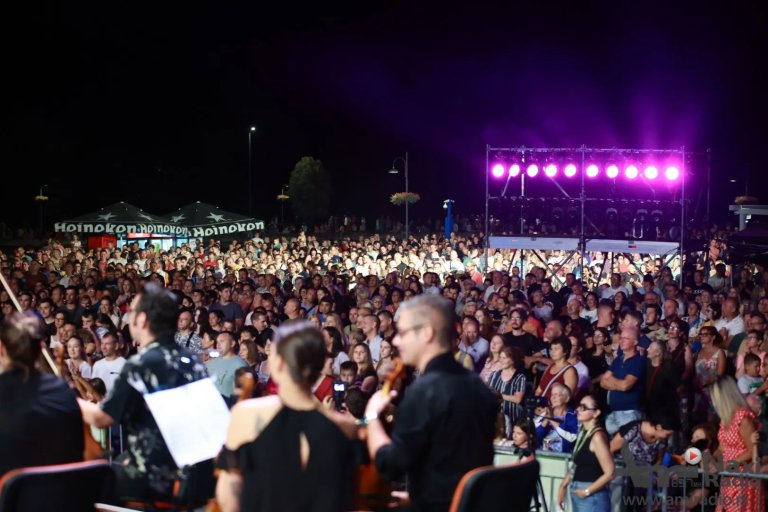 Koncert „Queen symphony“ oduševio Kikinđane