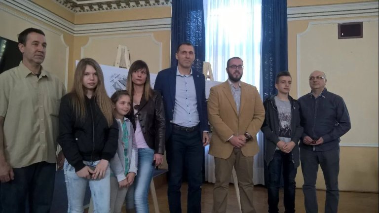 DODELJENA ČETIRI STANA