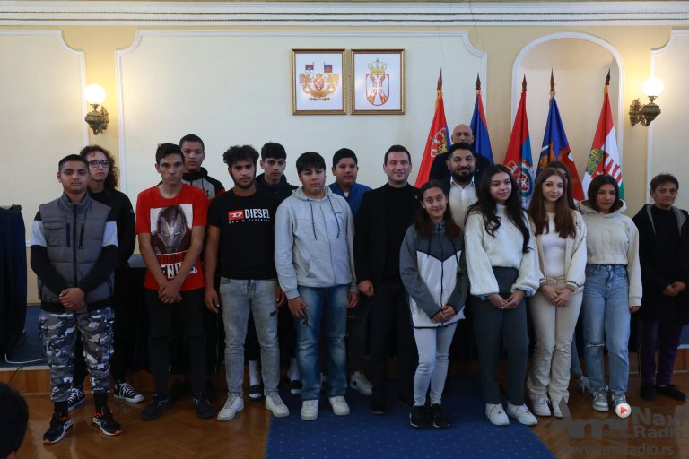 Prijem za romske srednjoškolce u Gradskoj kući